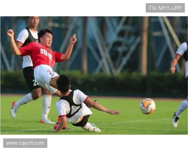 马竞官方确认马科斯略伦特在比赛中大腿受伤复出时间尚未确定